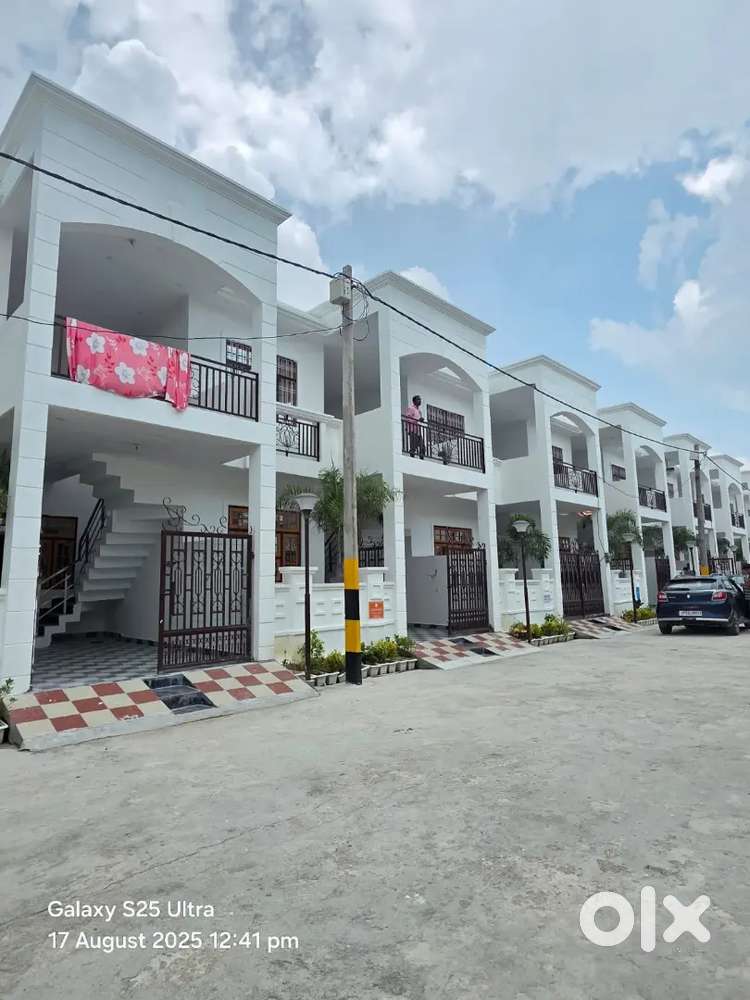 शहर के निकट फुल डेवलपमेंट कॉलोनी में मकान 2 BHK सीतापुर रोड पर