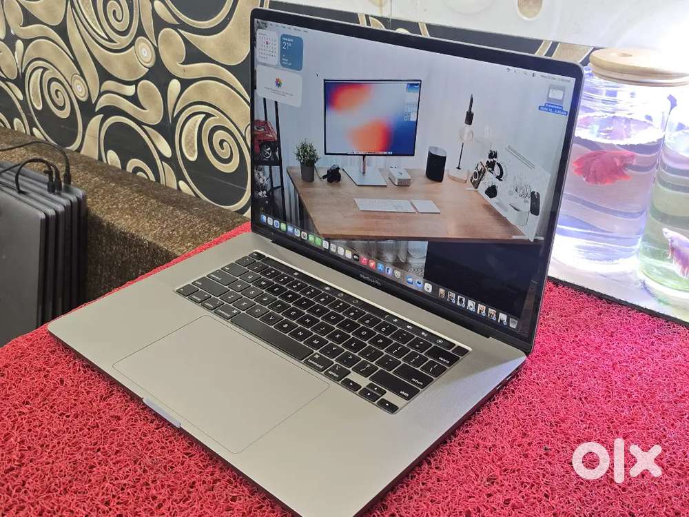 Apple Macbook Pro 2021 i9 16gb 512gb 5.5gb Graphics 16inch Retina