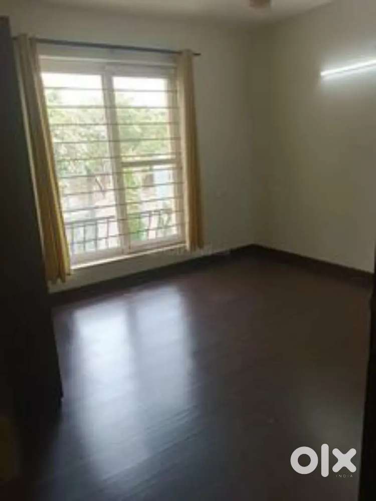 2bhk flat for bachelor and family or girls .