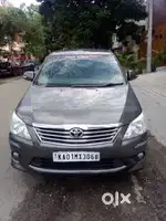 Toyota Innova 2.5 V 8 STR, 2012, Diesel