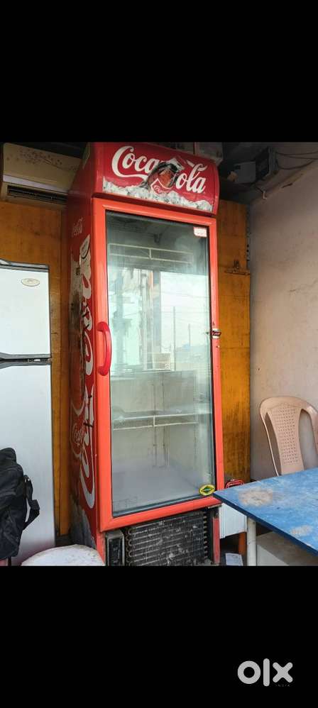 Cold drink fridge good conddrinkCold drink is good condition working