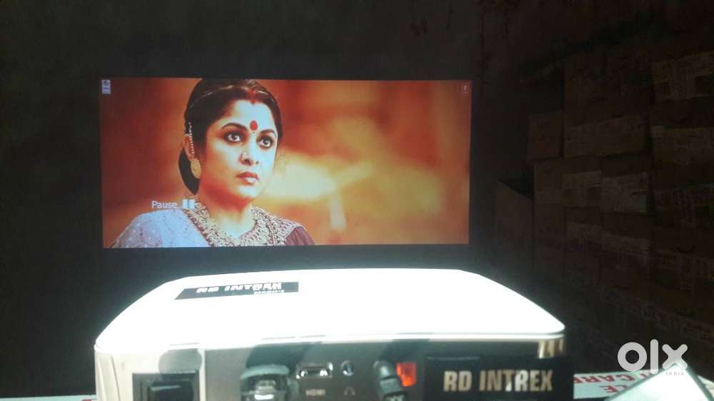 Rd5 intrex projector 4k 3d wifi mcast 199 inchs hdmi usb SMART pro