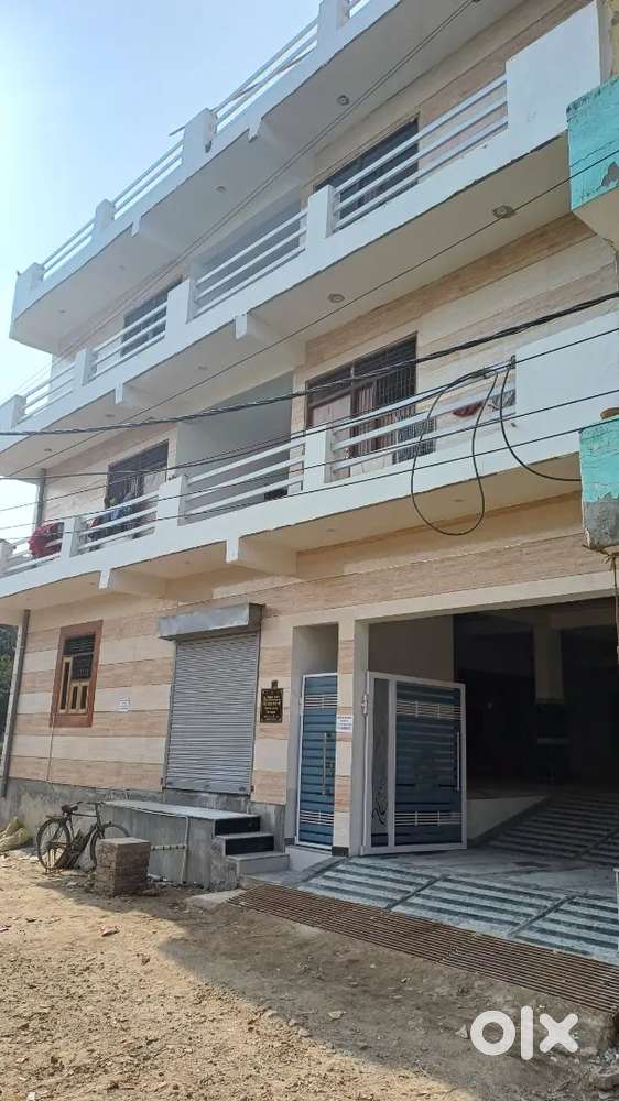 For rent 32 Flat attached kitchen washroom for rent