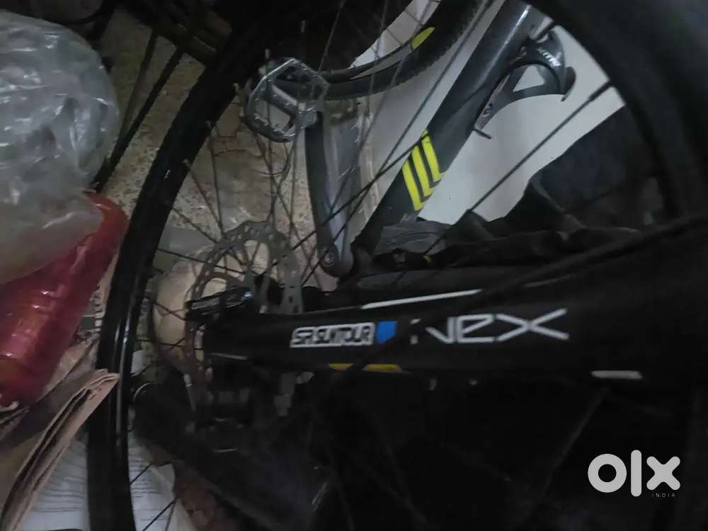 Montana hybrid acera shimano gears