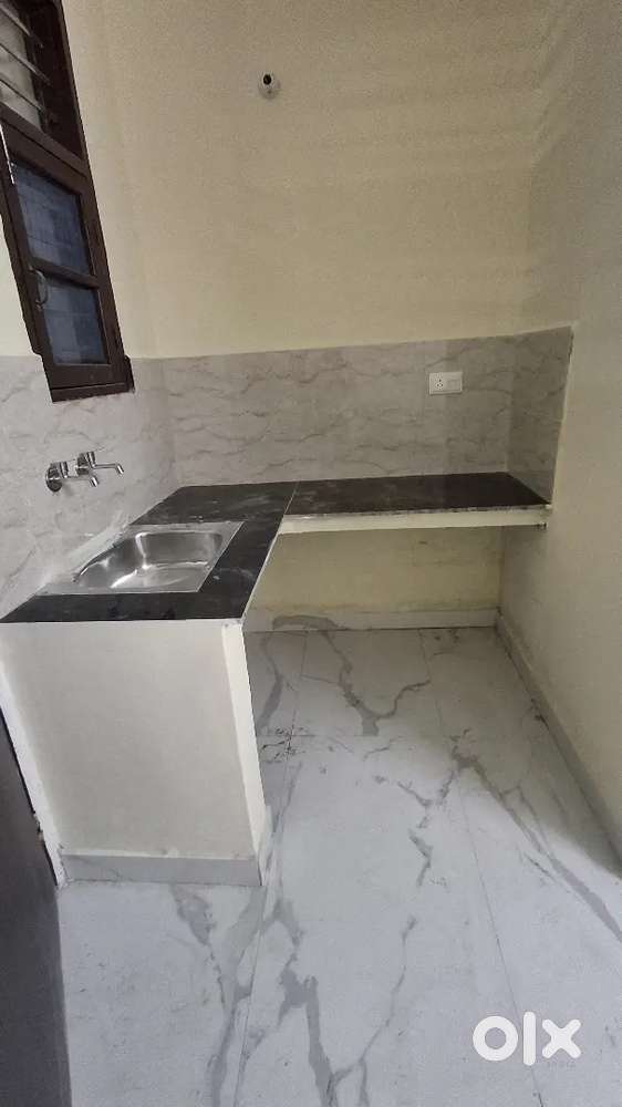 1rk rooms kharar bus stand and khanpur available indepndt furnishd