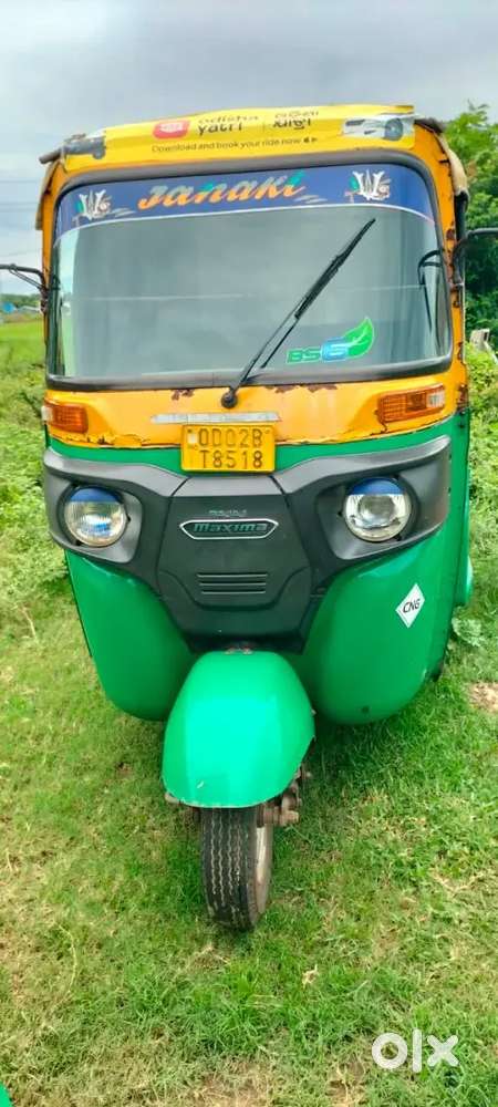 *Bajaj Maxima*CNG