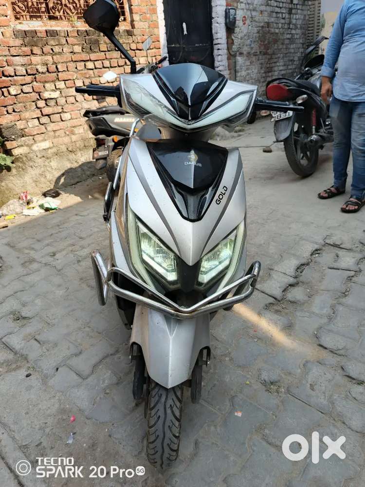 DACUS ELECTRIC SCOOTER