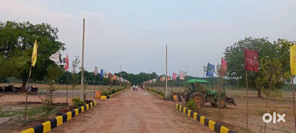 121 sq.yards plot just 605000/- only with LRS and Registration