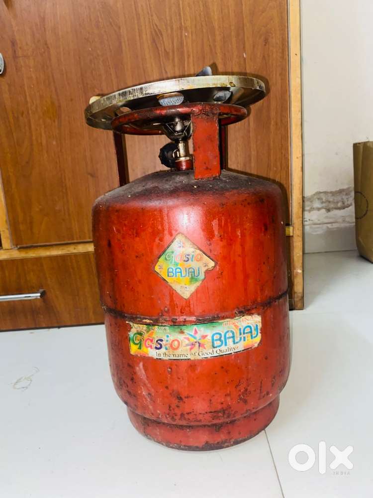 Cylinder with burner
