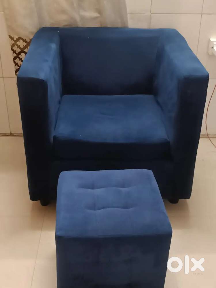 Brand new One Seater sofa with puffy