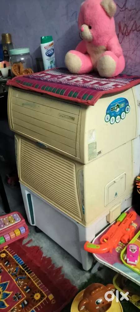 Air touch cooler .You can put ice .Negitiable . Rearlly use