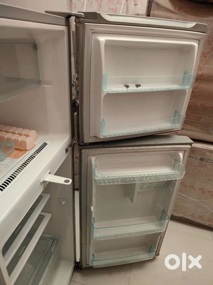 SUMSUNG DIUBLE Door fridge 230 ltr