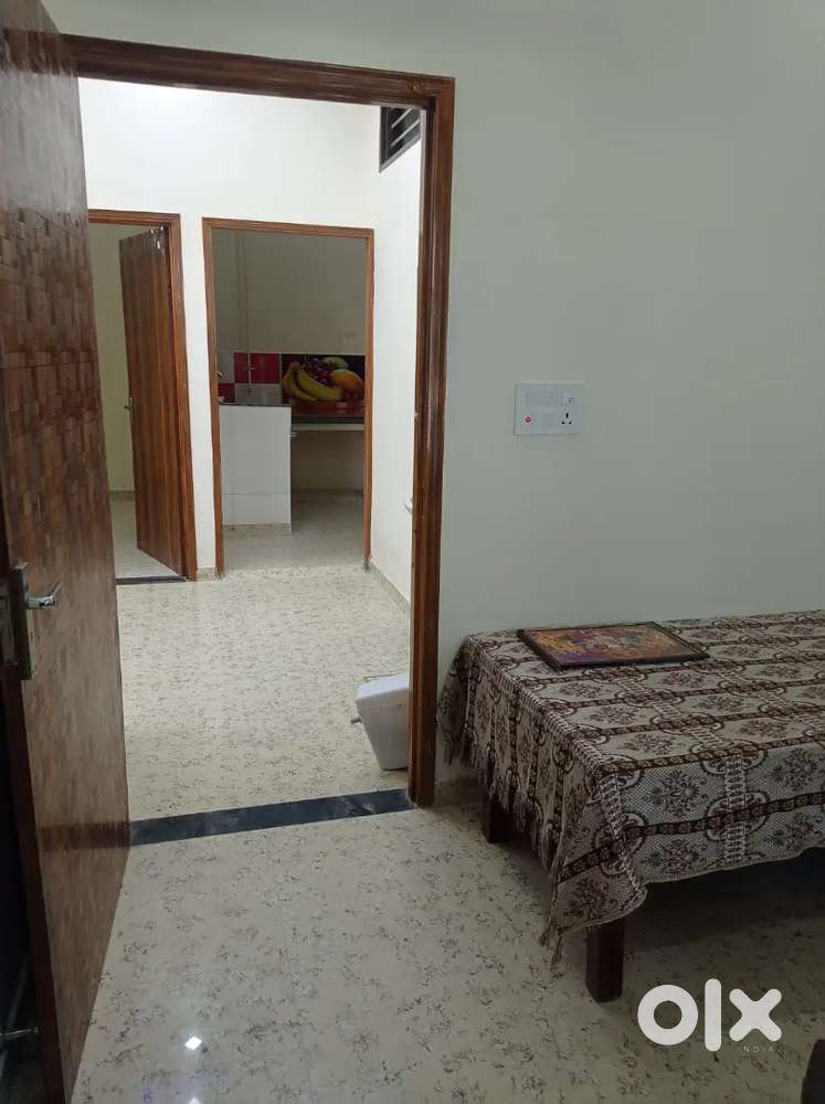 2bhk k.kunj colony, bhagat singh tiraha,near Sai dham colony,sra