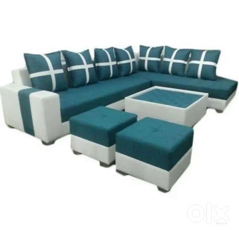 Good condition 5+2 sitter with glass table sofa set