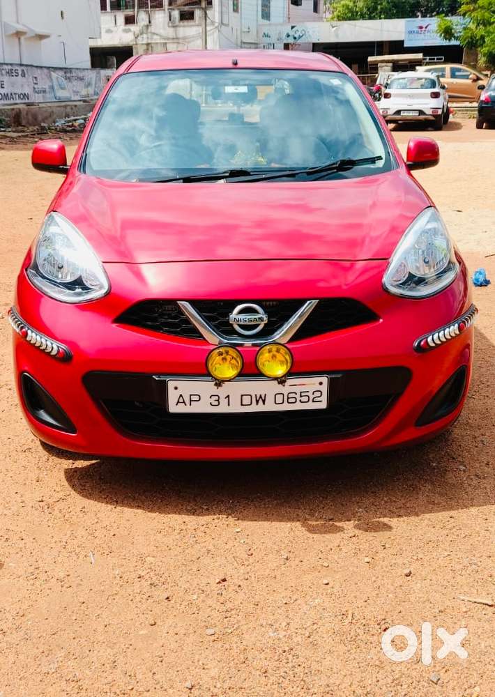 Very good condition brand new tyres excellent ac