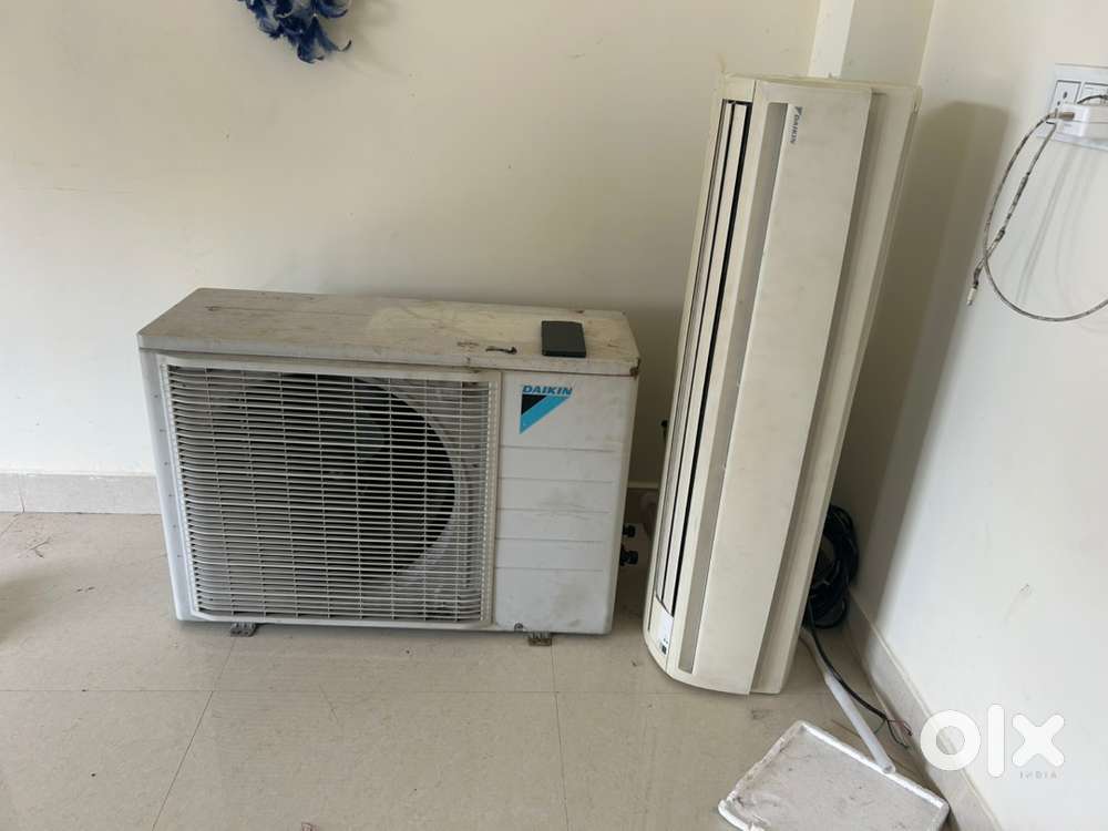 Dakin 1.8 ton split ac