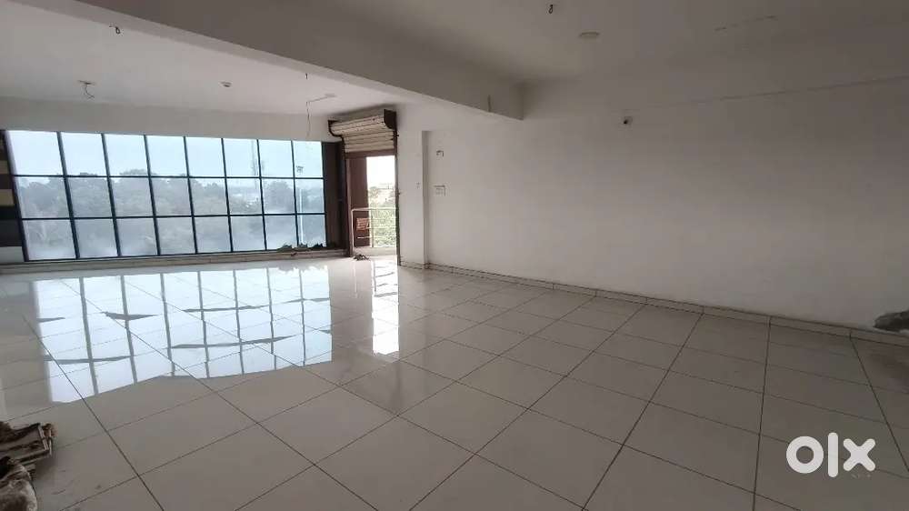 1000 sqft space for rent