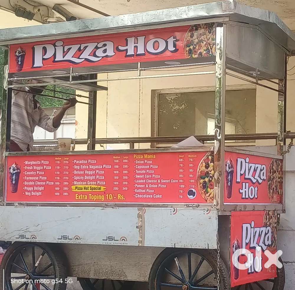 Pizza shop ke liye boy/girl chahiye