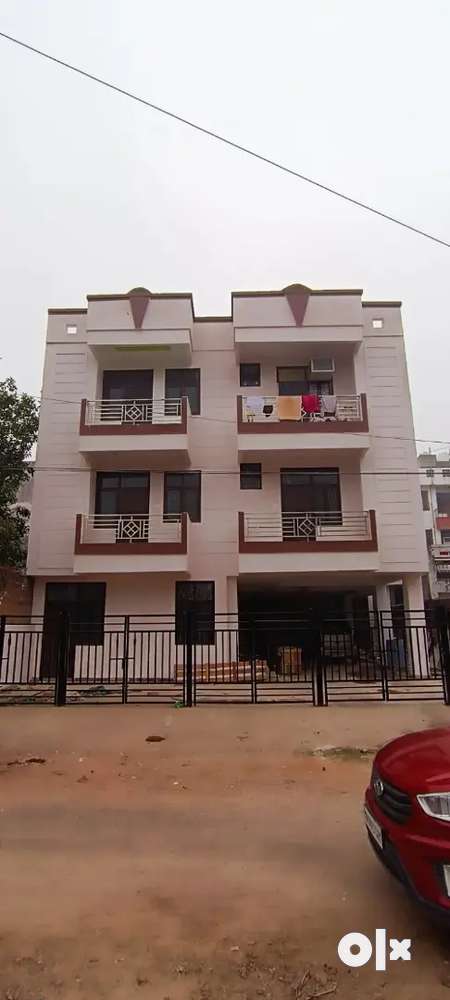 2 bhk flat in lakhanpur kanpur with lift and ample parking space