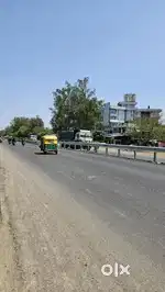 कमर्शियल प्लॉट बिकाऊ है कानपुर लखनऊ हाईवे पे शेखपुर नरी मे इंडस्ट्रीज