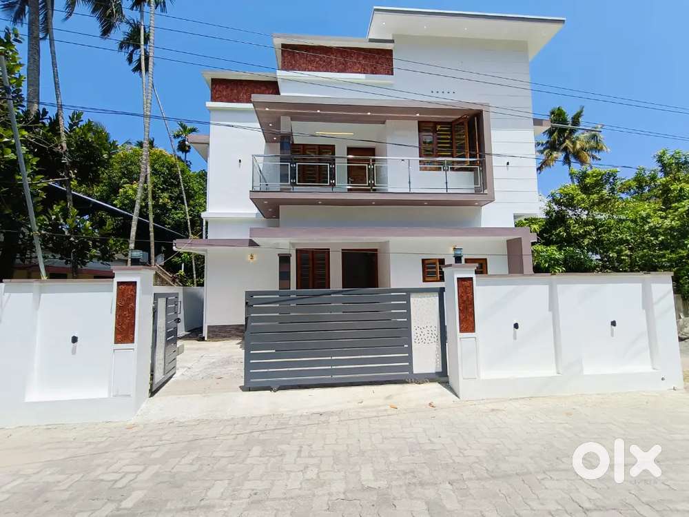 Newly constructed 4BHK ready to move house for sale near Varapuzha