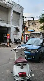 Selling main vespa scooty