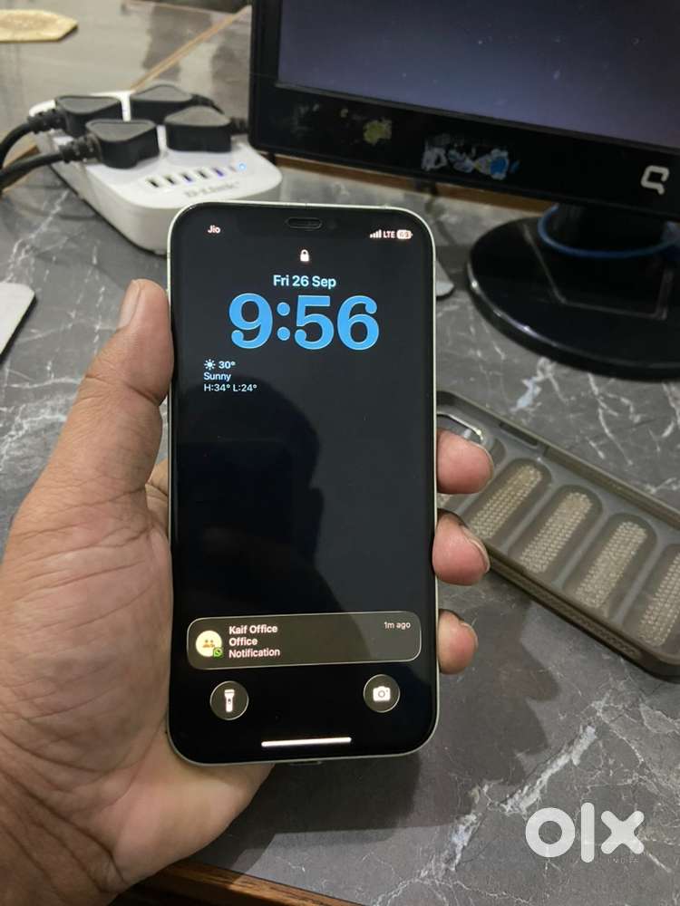 I phone 12 (64 GB)