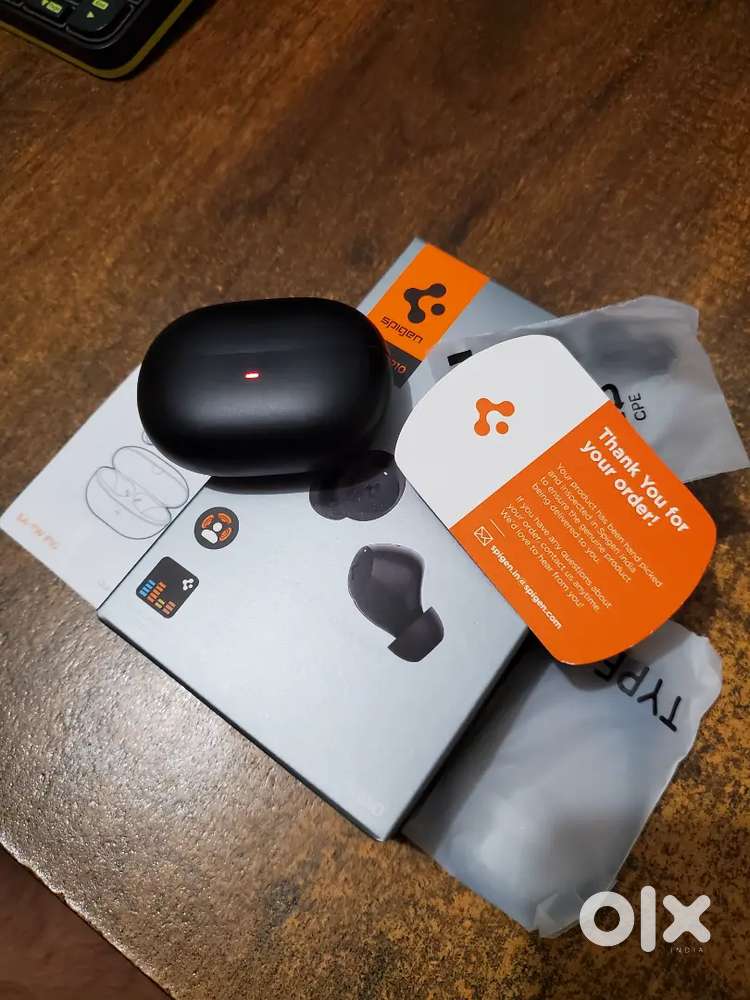 Selling my new spigen earbuds just 6 months old.