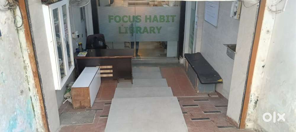 Space available for rent, suitable for dark store, coaching or office.