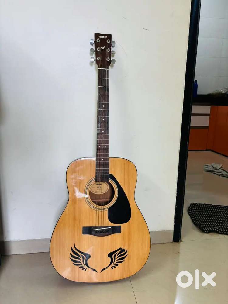 Yamaha F310 Acoustic guitar