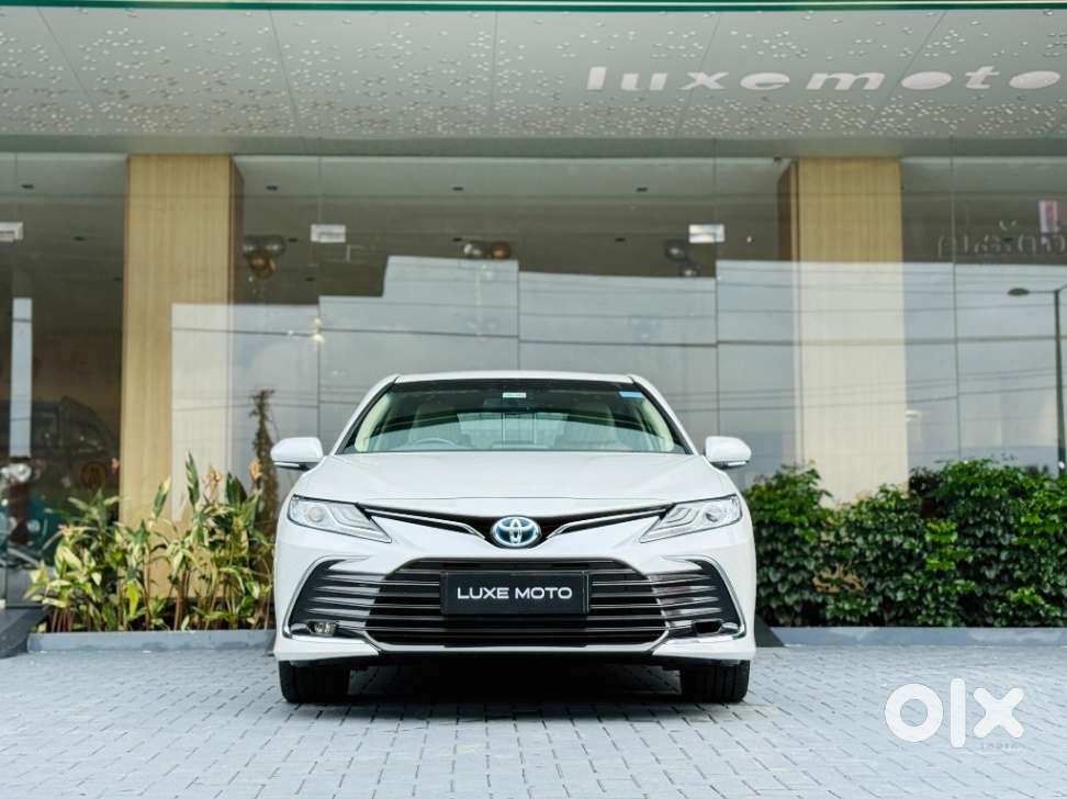 Toyota Camry Hybrid, 2023, Petrol