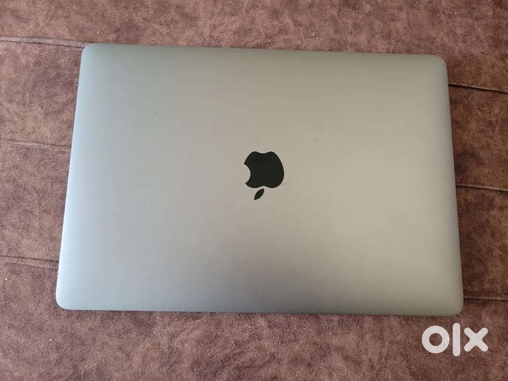 MacBook Air M1  512 GB SSD  70 Battery Cycles  Great Condition