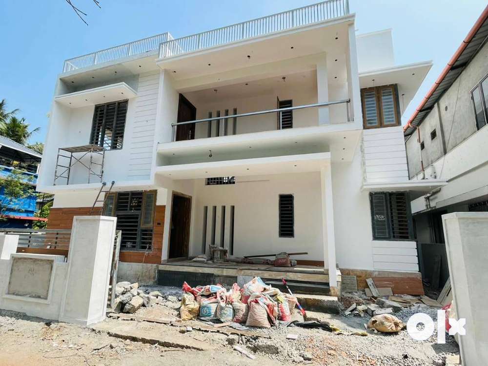 2100 Sqft, 5.5cent ,4bhk Villa Mukkattukkara near Thrissur