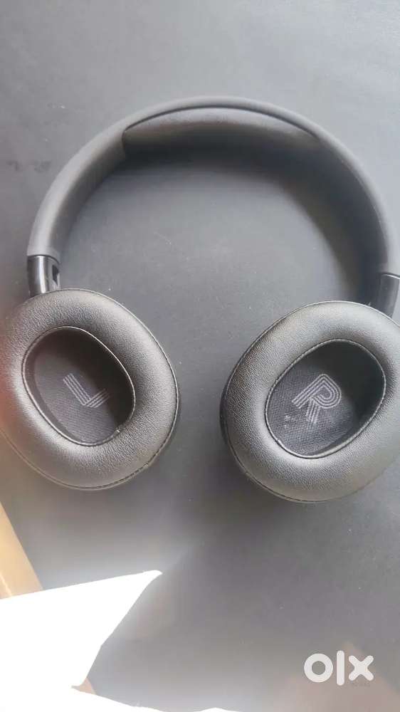 JBL Tune 770NC - Like New Used Once  With Bill & Warranty