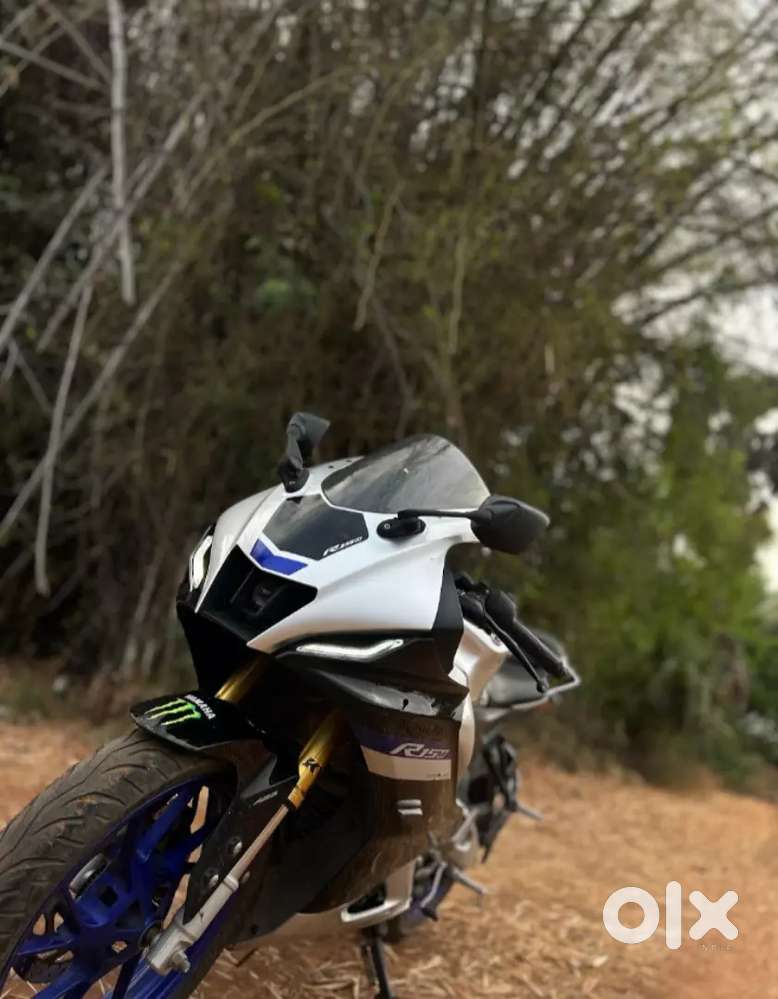 R15M V4 2021 Dec model bike