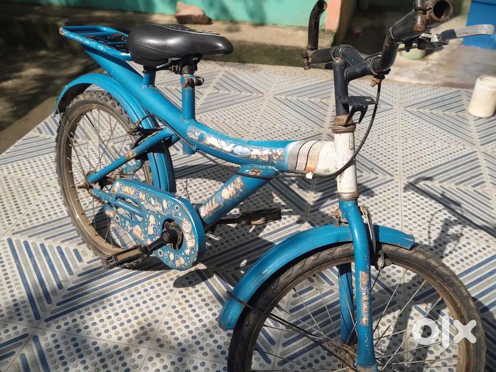 Avon baloon 2 years old cycle in good condition