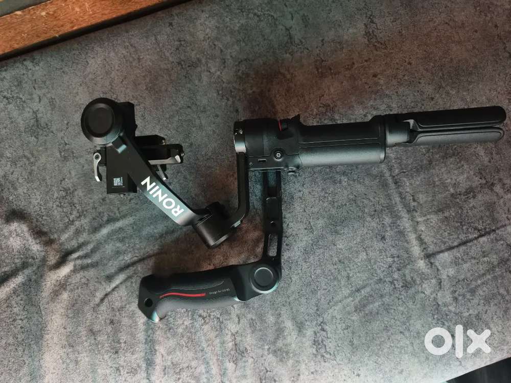 DJI RS3 MINI with Smallrig Briefcase handle