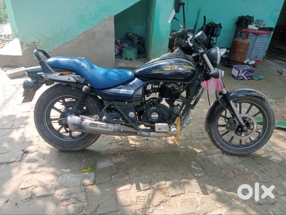 BAJAJ AVENGER 150 STREET the features of this bike is front disc rear