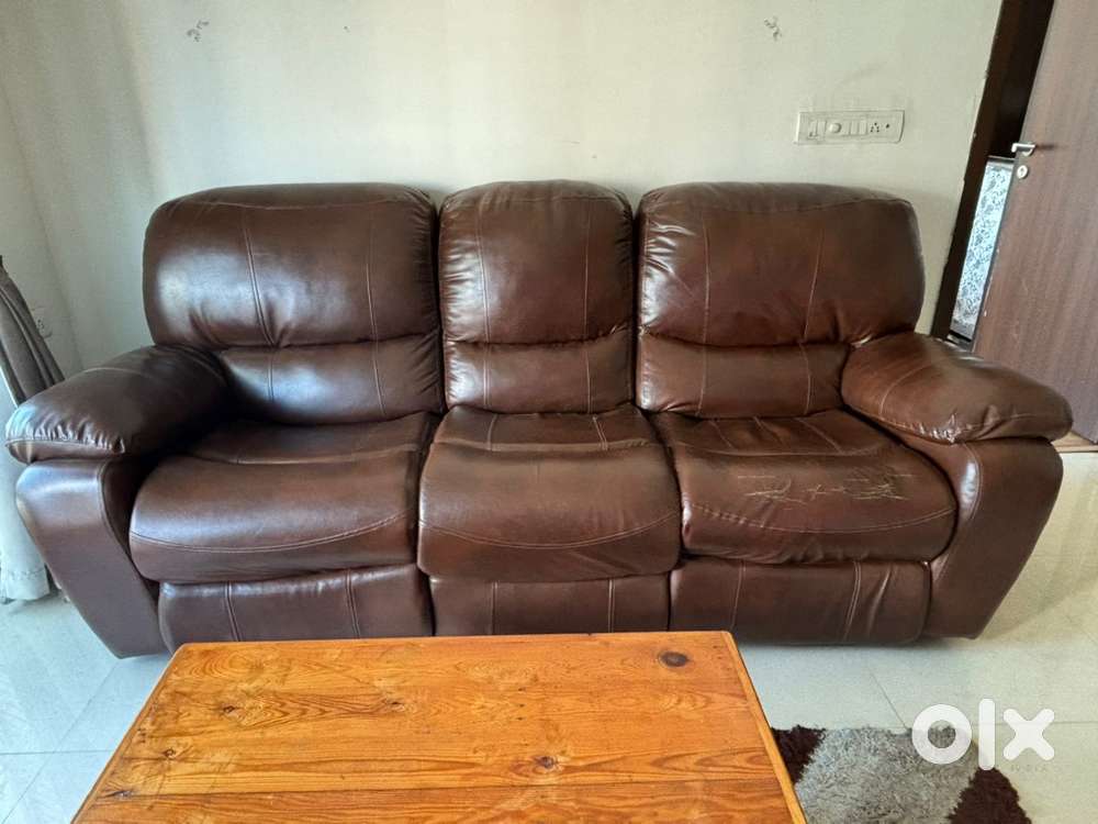 3 seated Recliner