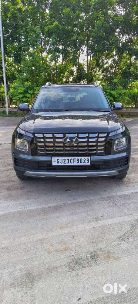 Hyundai Venue 1.2 S (O), 2024, Petrol