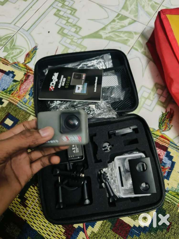 Digital action camera
