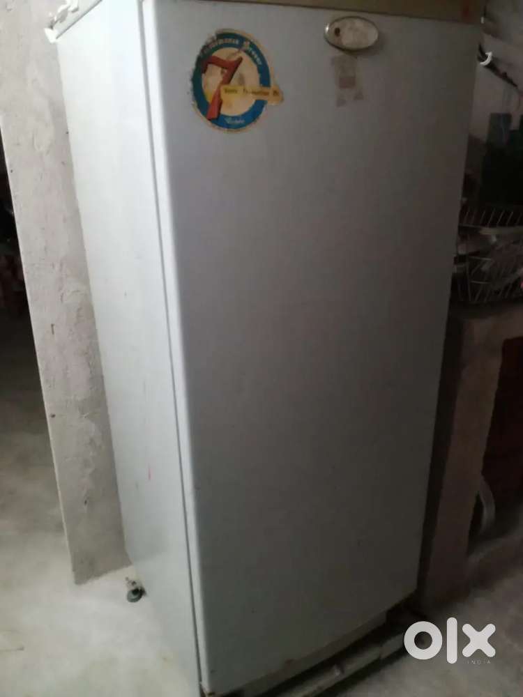 Running fridge 205 liter