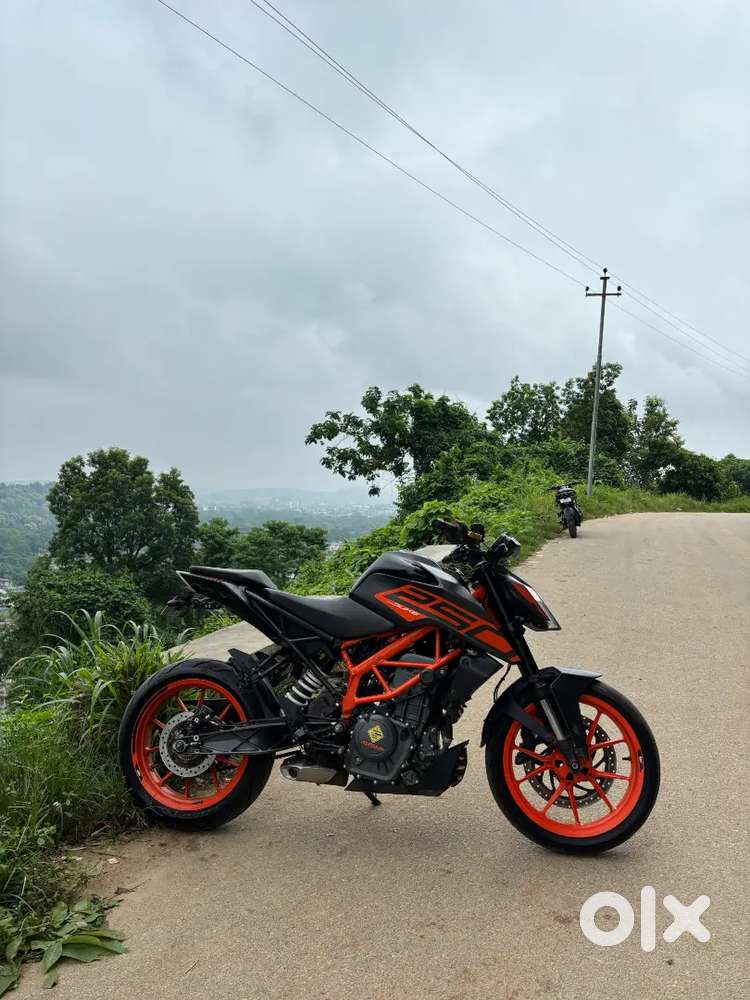 Duke 250Bs6 E20 model with 390 Bs3 full system stock exhaust on sale