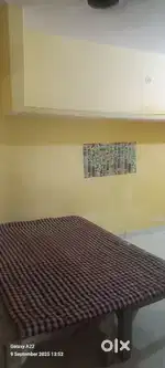 Room for rent at mehmoorganj varanasi