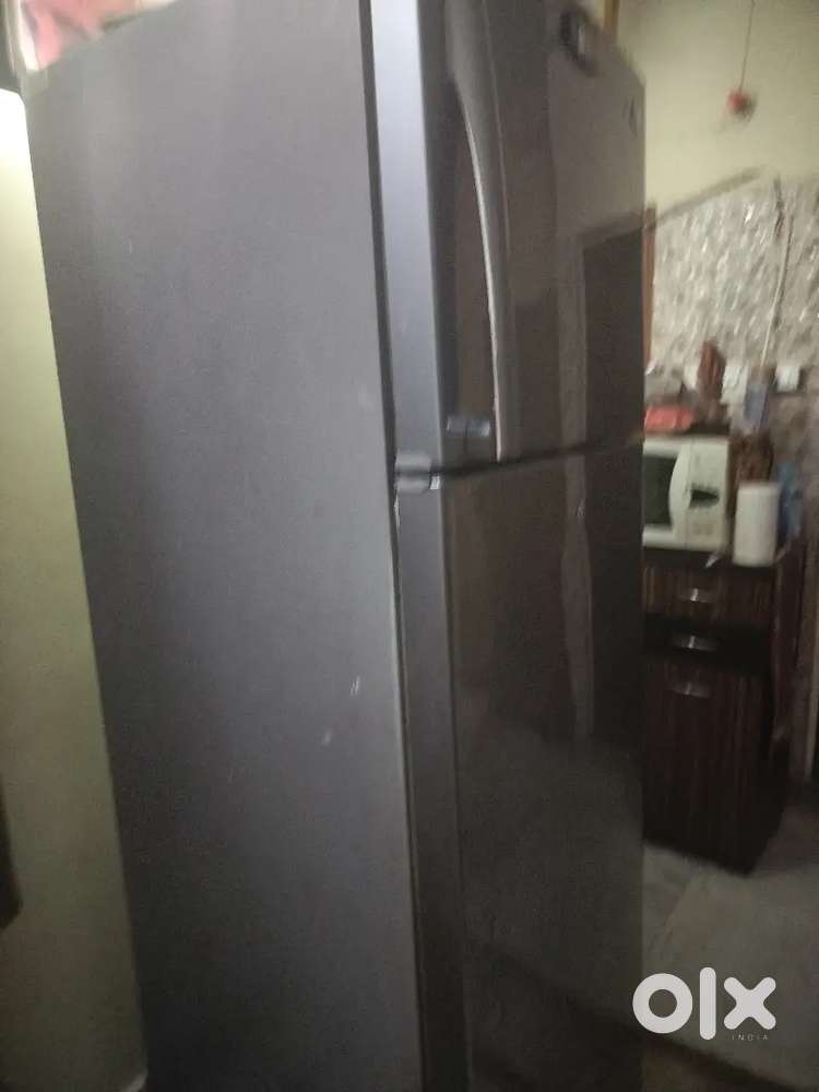 LG 390 ltr double door fridge in working condition