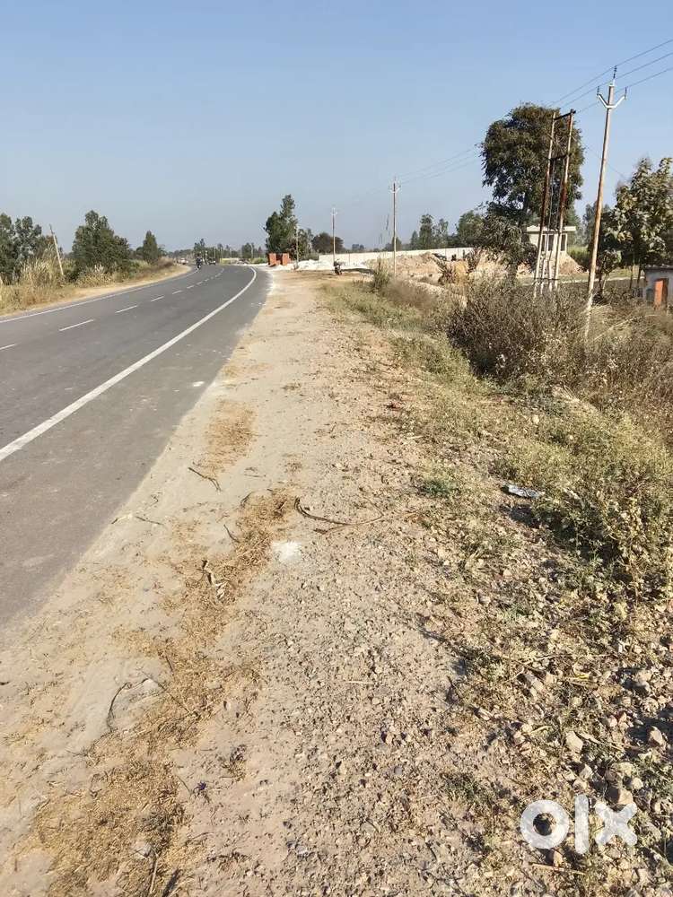 Baruki on rooad 7 bigha zameen h