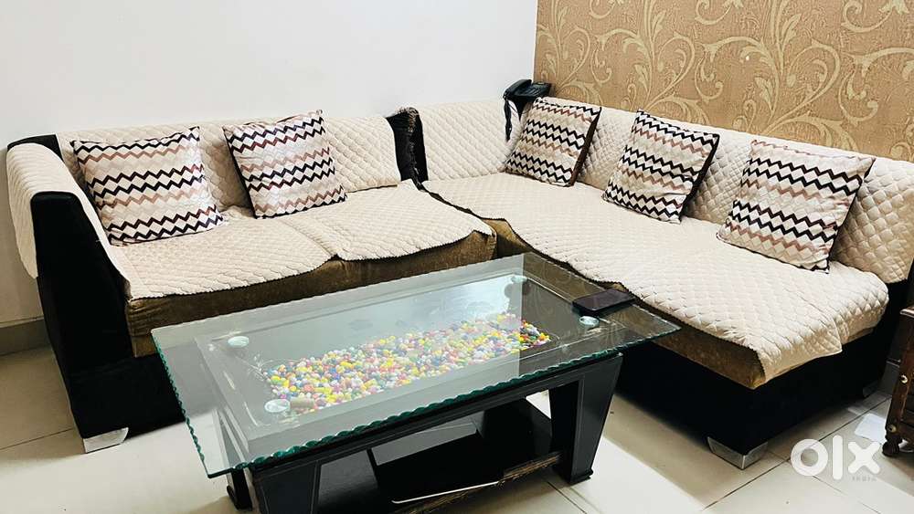 L-Shaped 3+2 Seater Sofa Set with Center Table