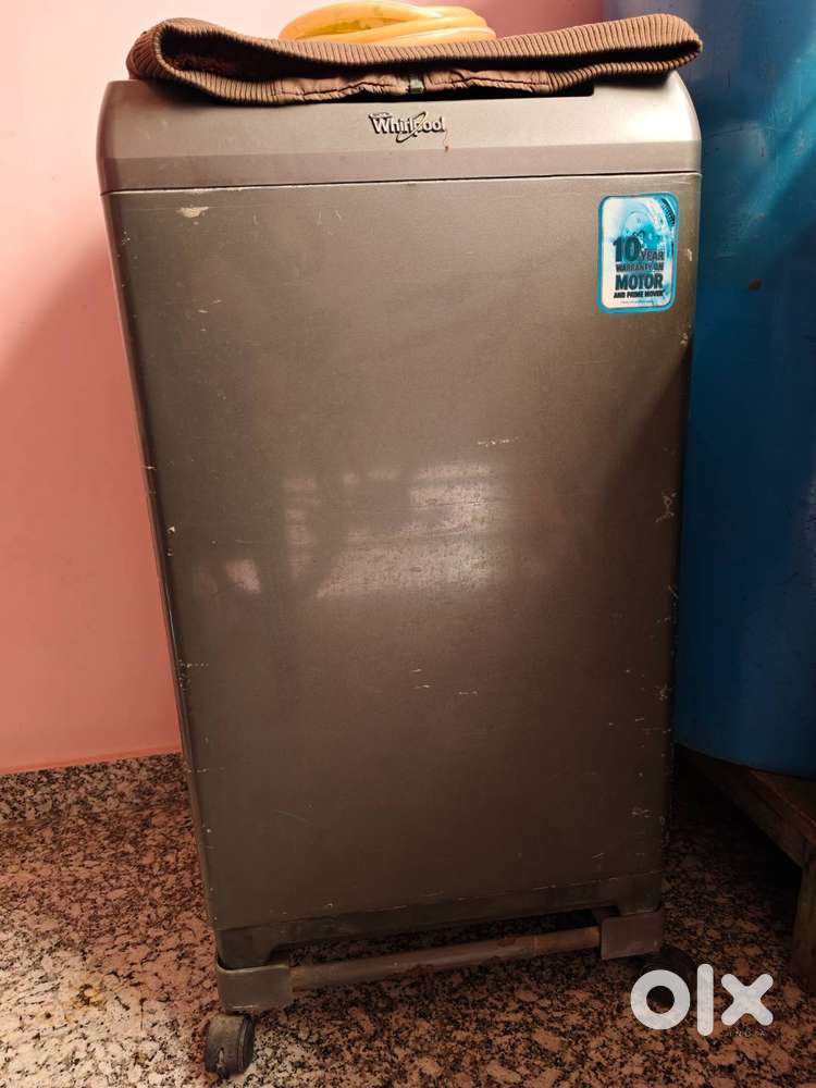 Whirlpool, 4 year old, fully automatic, with stand