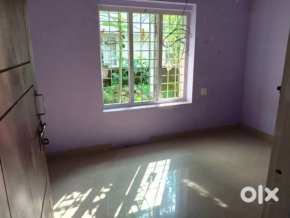 Rented House,Chalakudy in 1km Market Road vettukadav