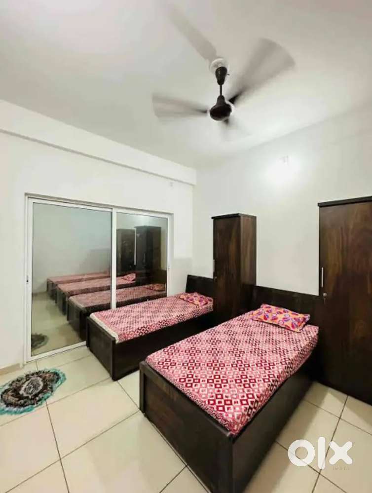 Pg for bechloar with all facilities